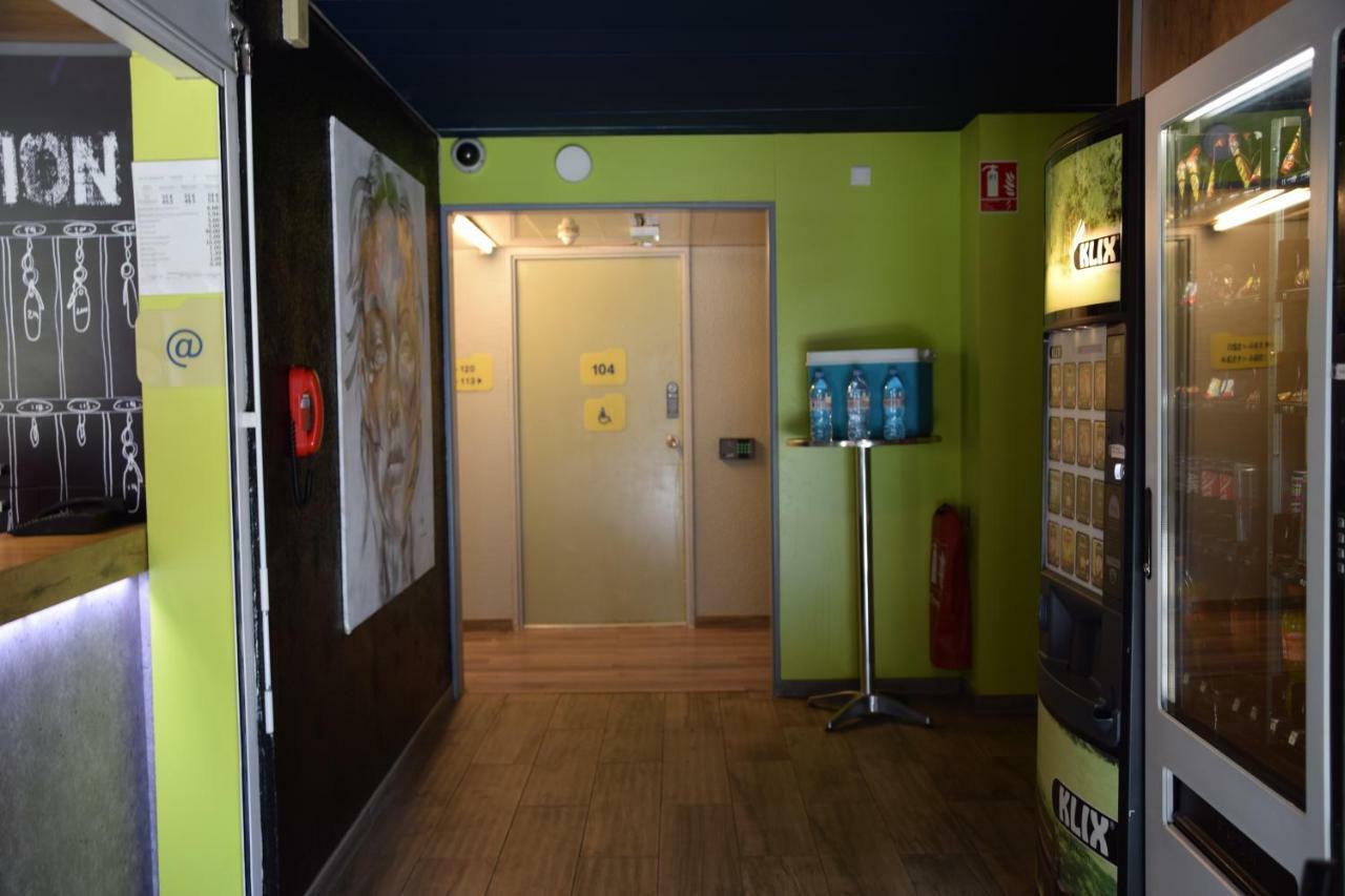 Design Booking Villeneuve-le-Roi Esterno foto